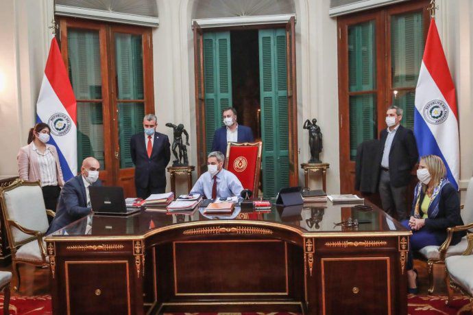 MUNDO | Transfieren 9 millones de dólares para la compra de vacunas a la cuenta equivocada